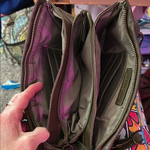 Lucky Brand Green Leather Textured Crossbody Bag - Picture 6 of 7